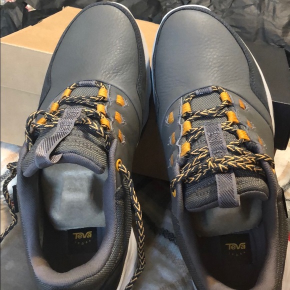 Teva shoes - Picture 3 of 8